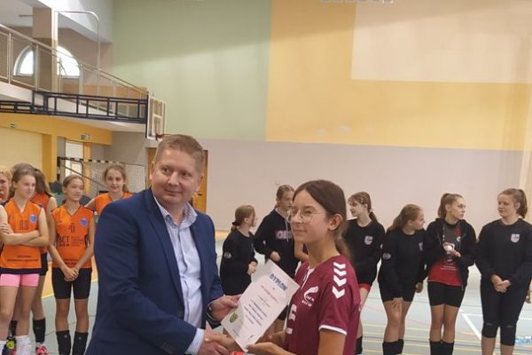OGÓLNOPOLSKIM TURNIEJ PIŁKI SIATKOWEJ DZIEWCZĄT w Kobylnicy