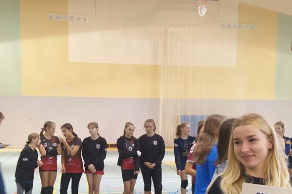 OGÓLNOPOLSKIM TURNIEJ PIŁKI SIATKOWEJ DZIEWCZĄT w Kobylnicy
