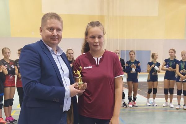 OGÓLNOPOLSKIM TURNIEJ PIŁKI SIATKOWEJ DZIEWCZĄT w Kobylnicy