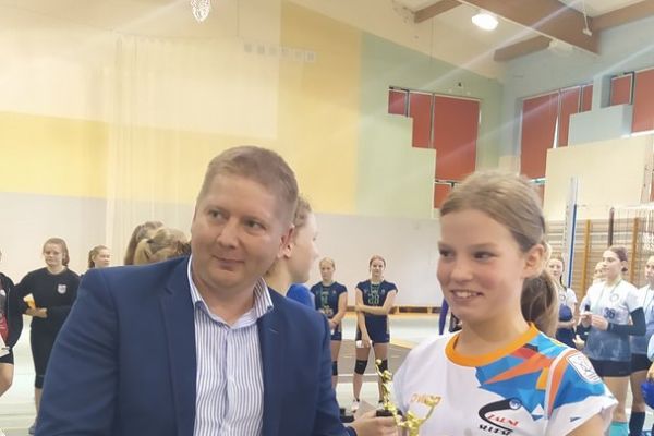 OGÓLNOPOLSKIM TURNIEJ PIŁKI SIATKOWEJ DZIEWCZĄT w Kobylnicy