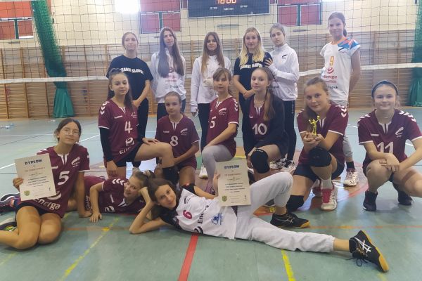 OGÓLNOPOLSKIM TURNIEJ PIŁKI SIATKOWEJ DZIEWCZĄT w Kobylnicy