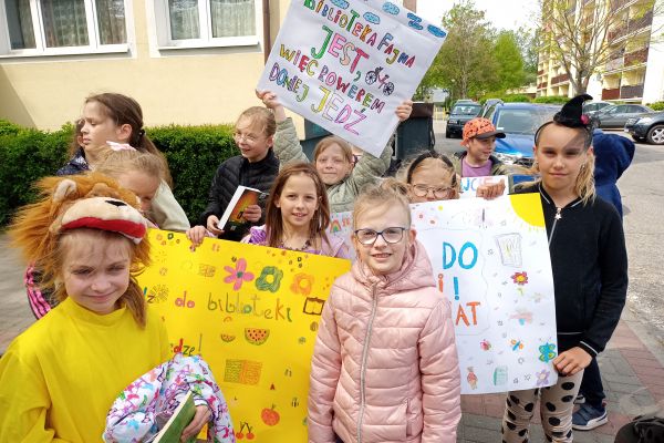 2c i happening z okazji Tygodnia Bibliotek