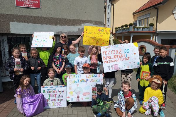 2c i happening z okazji Tygodnia Bibliotek