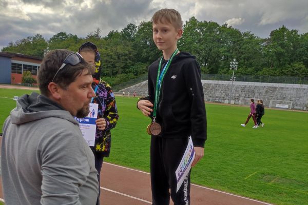 czwartki-la-025736261F7-EDD3-2FD8-44E3-14AE3D06EFAF.jpg