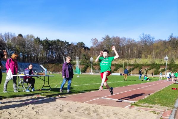 czwartki-la-0462167E5A5-2D1A-278B-74C1-6FF71F117C43.jpg