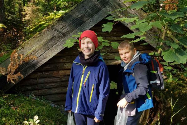 Wycieczka 3a i 3c do lasu