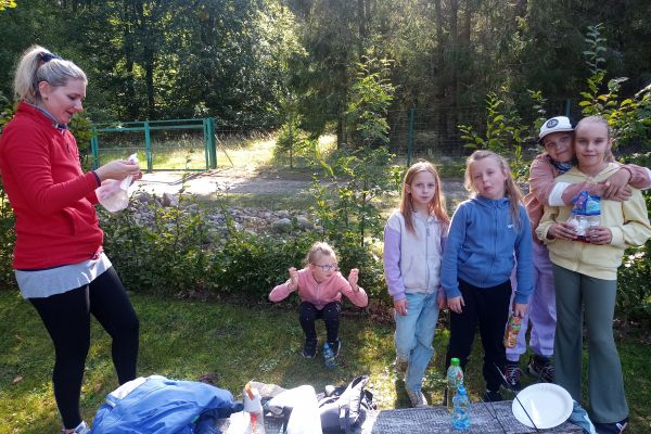 Wycieczka 3a i 3c do lasu