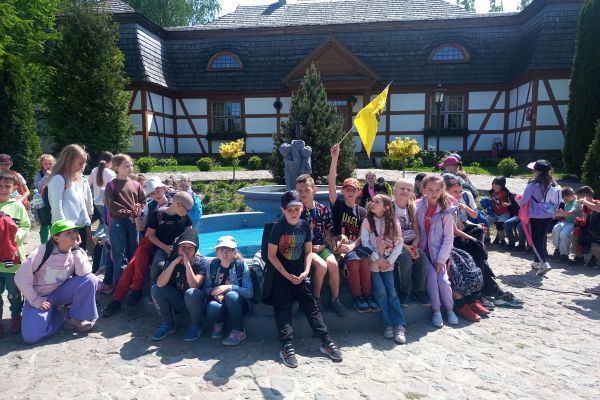 Wycieczka klasy 3a i 3c do Szymbarka
